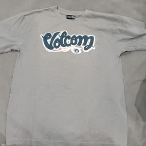 Volcom tshirt
